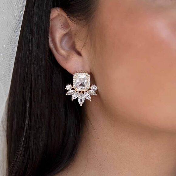 Ettika Women's 18k Gold Plated Cubic Zirconia Shine Crystal Stud Earrings NWT - Picture 1 of 6